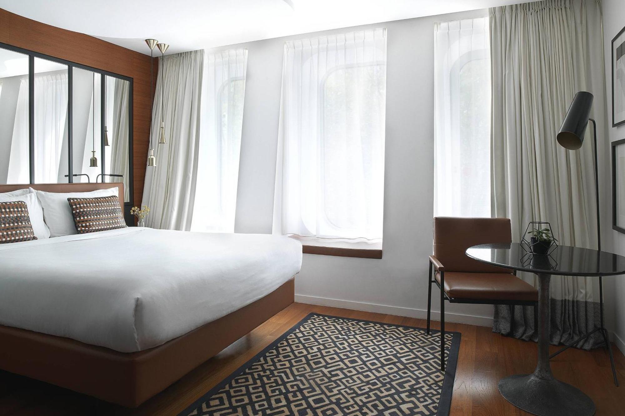 Hotel Renaissance Republique & Parigi